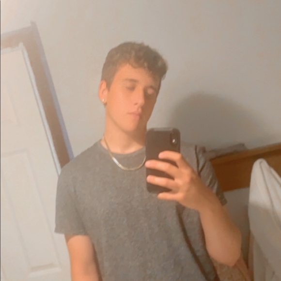 Meet your Posher, Carson - Picture 1 of 1